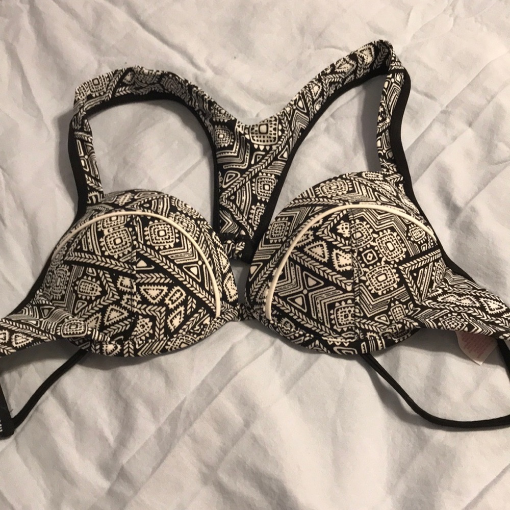 Tribal print racerback bikini top 🖤